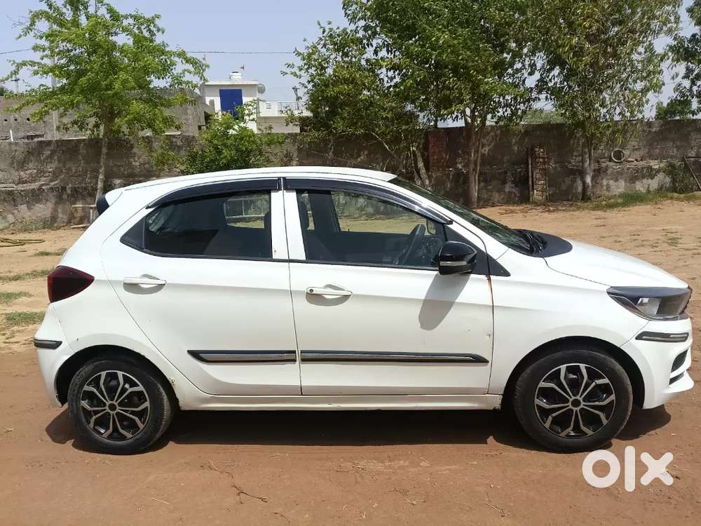 गाड़ी एक नंबर है