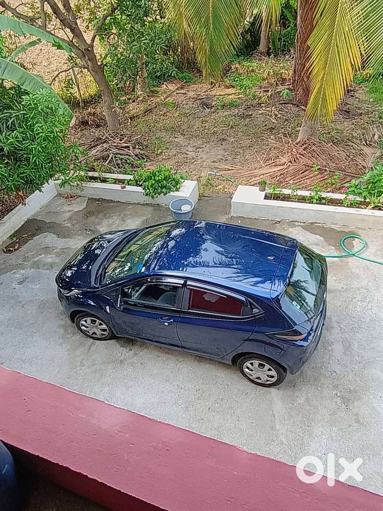 Tata Altroz 2025 Petrol Well Maintained