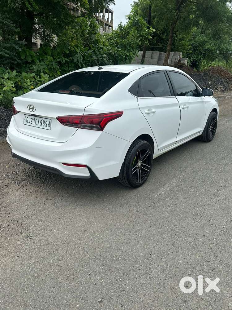2018/10 Months Hyundai Verna Petrol