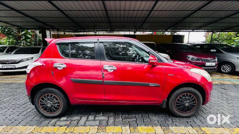 Maruti Suzuki Swift Vxi + Manual, 2014, Petrol