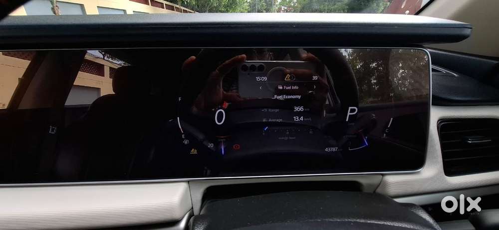 Mahindra Xuv700 2.2 Ax 5 Diesel At Str, 2024, Diesel