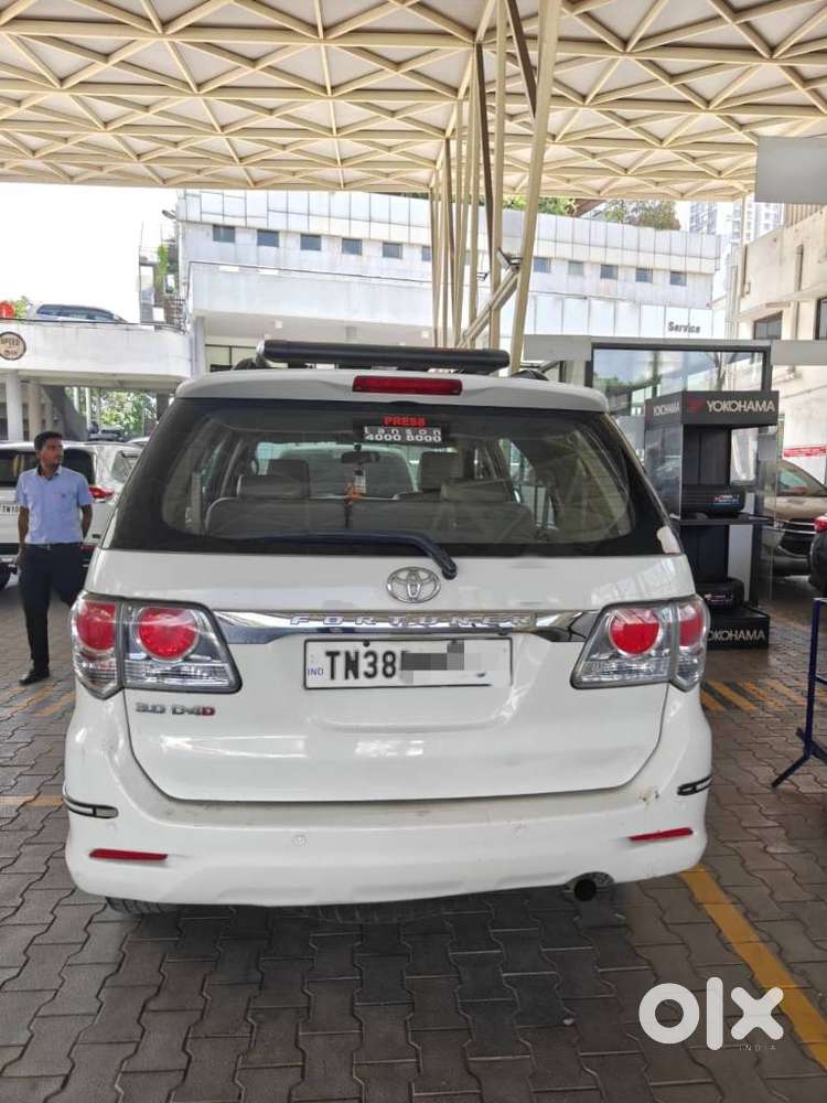 Toyota Fortuner 4x2 Manual, 2013, Diesel