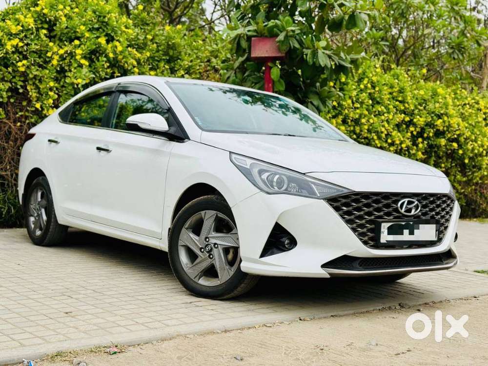 Hyundai Verna 1.5 Sx Ivt, 2022, Petrol