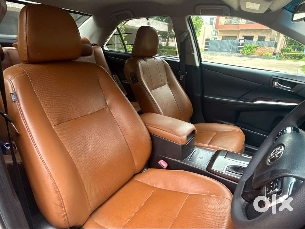 Toyota Camry Hybrid 2018 Mint Condition