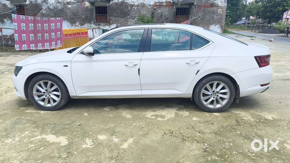 Skoda Superb 2016 Petrol Well Maintained