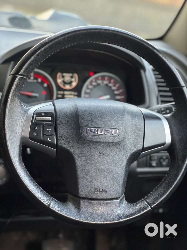Isuzu D-max V-cross High (z), 2022, Diesel