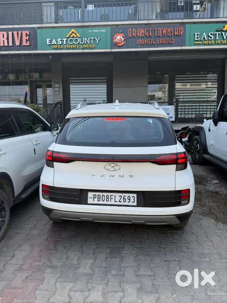Hyundai Venue 2024 Diesel 22000 Km Driven