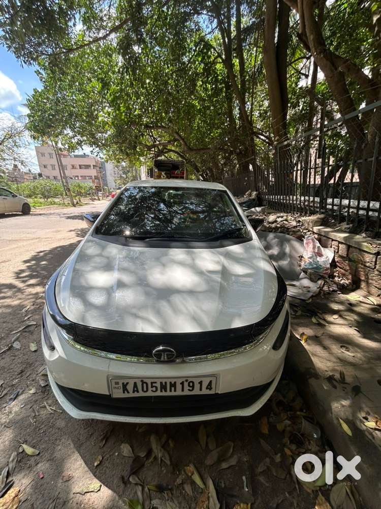 Tata Altroz Petrol 2024