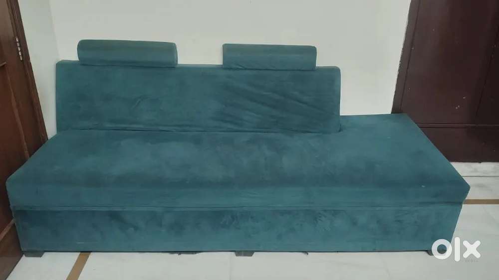 5 seater sofa for sale with center table in sector 39
