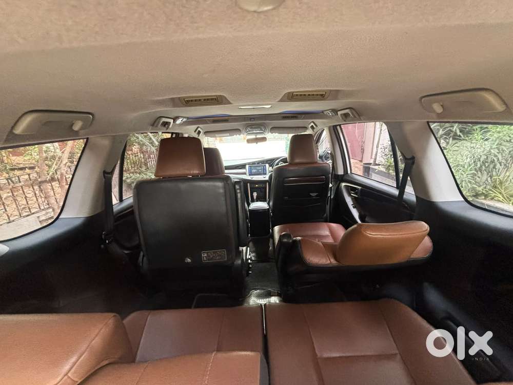 Toyota Innova Crysta 2.8z Automatic, 2016, Diesel