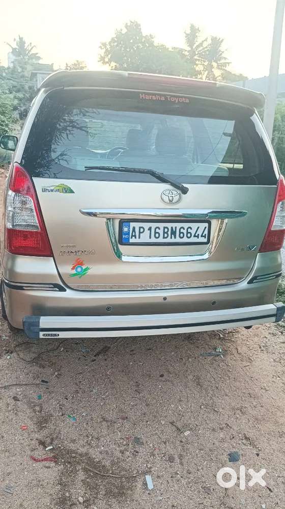 Toyota Innova 2010 Diesel 118000 K M Driven