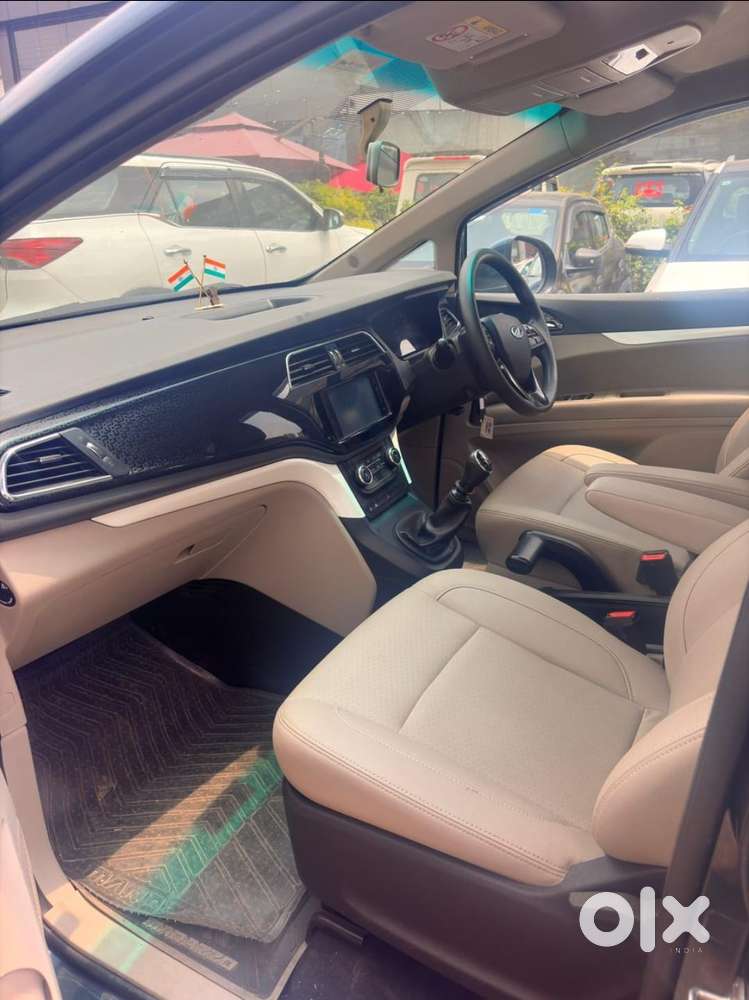 Mahindra Marazzo M8, 2018, Diesel