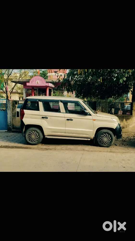 Mahindra Tuv 300 2018 Diesel 40000 Km Driven