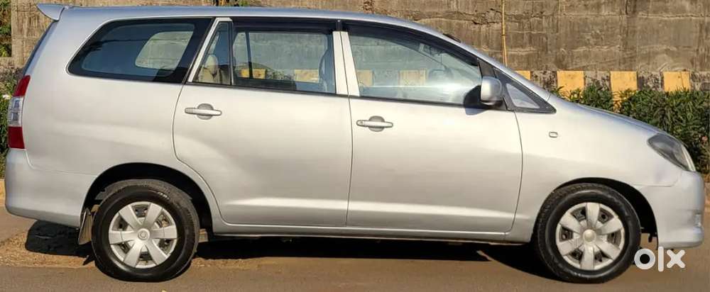 Toyota Innova Hycross 2011 113000 Km