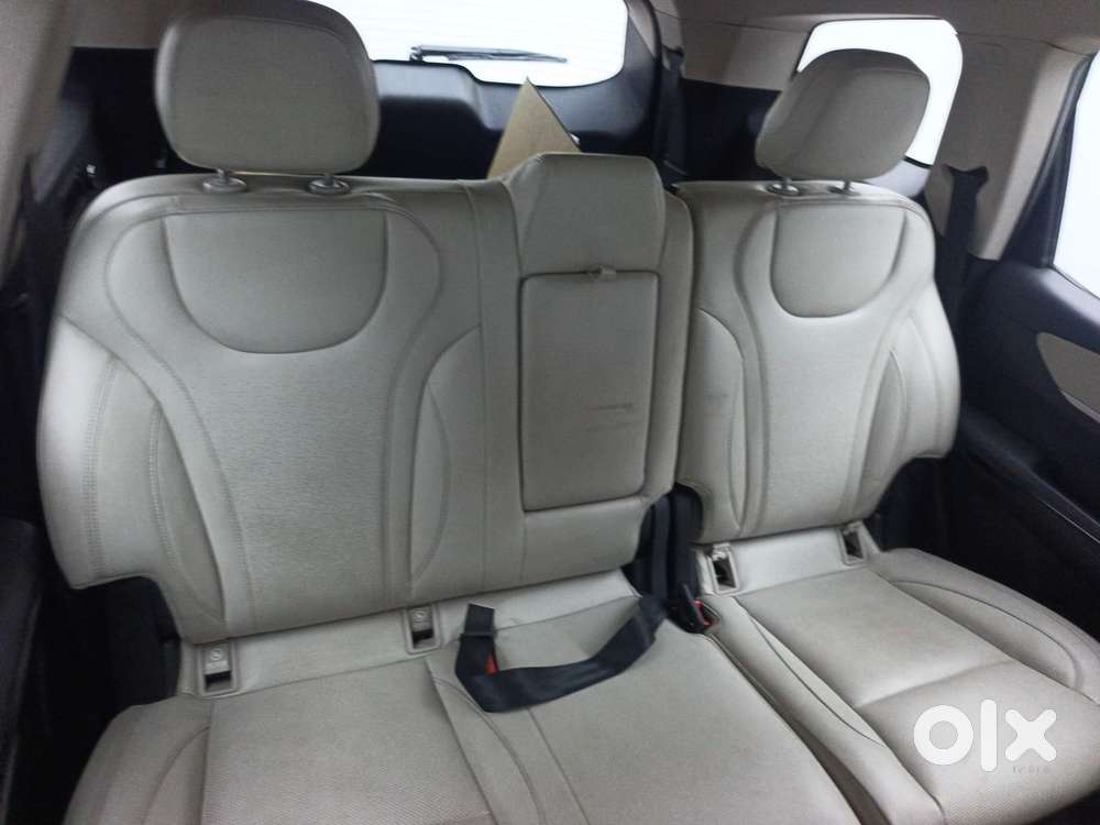 Mahindra Xuv700 2.2 Ax 7 Diesel Mt Luxury Pack Str, 2023, Diesel