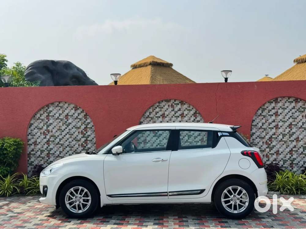 Maruti Suzuki Swift 1.3 Zxi, 2022, Petrol