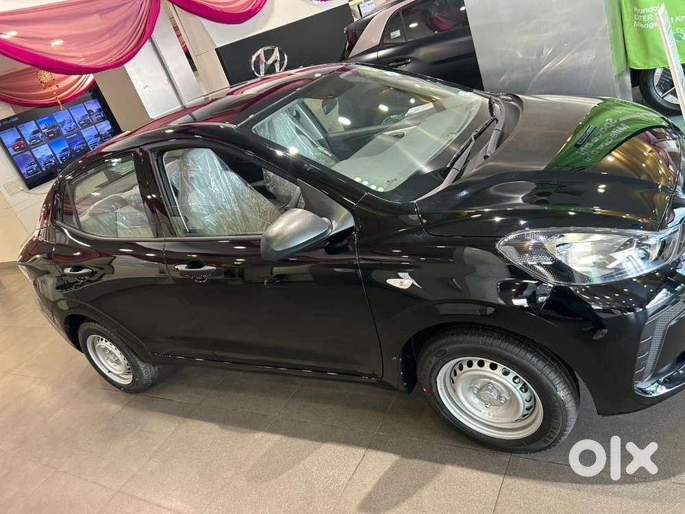 Taxi Taxi Taxi Ye New Car H Old Nahi Kmse Km Downpayment Pe Uplabdh