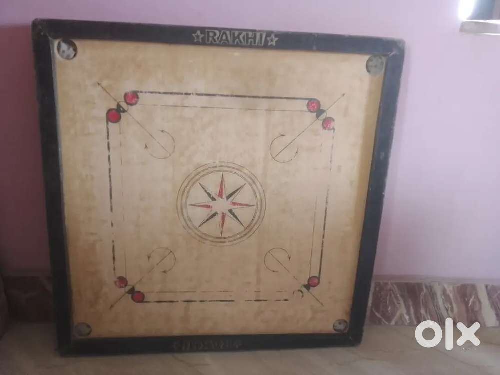 Carrom board