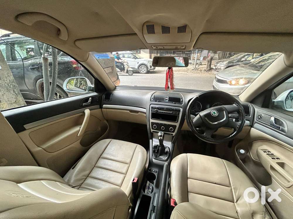 Skoda Laura 1.8 Tsi Active, 2011, Petrol