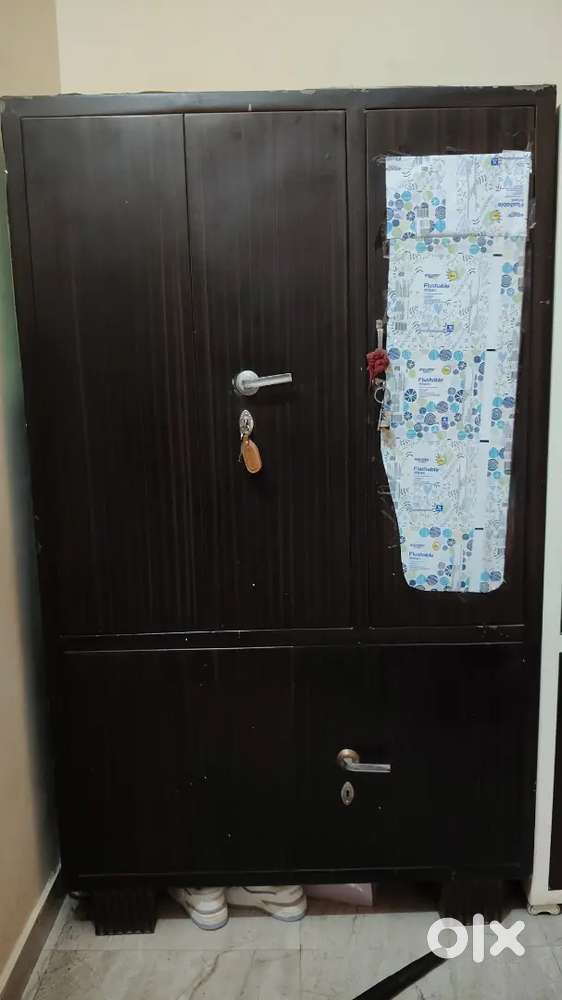 New condition almira 1 year old