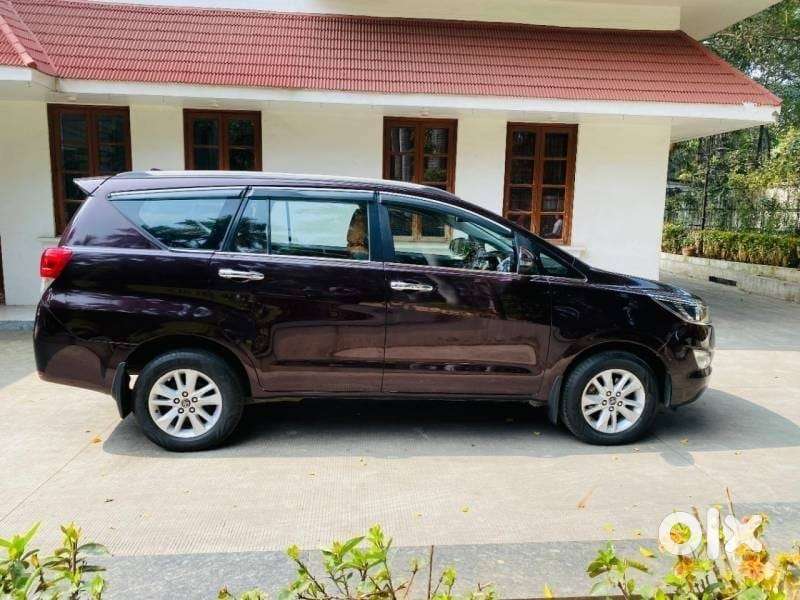 Toyota Innova Crysta 2.8 Gx At 8 Seater, 2017, Diesel