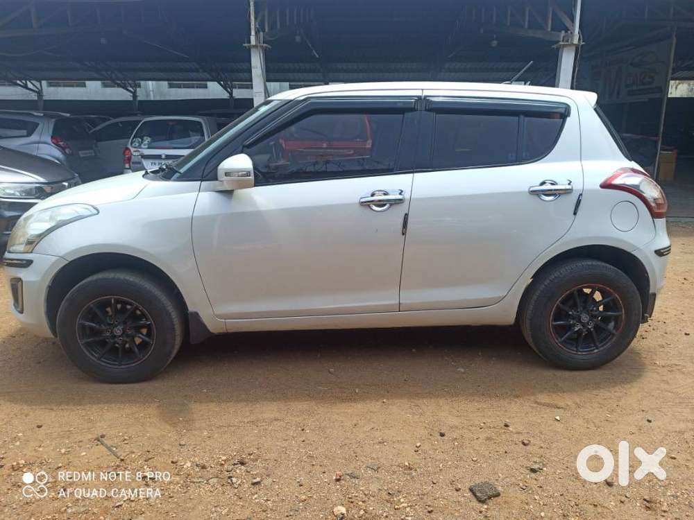 Maruti Suzuki Swift Vxi 1.2 Abs Bs-iv, 2015, Petrol