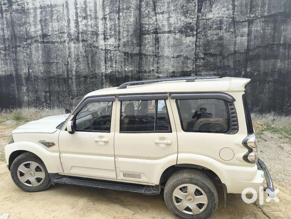 Mahindra Scorpio 2016