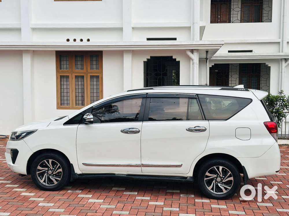 Toyota Innova Crysta 2.4 V, 2017, Diesel