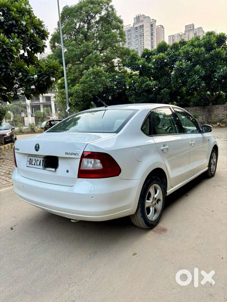 Skoda Rapid Elegance 1.6 Mpfi Mt, 2014, Petrol