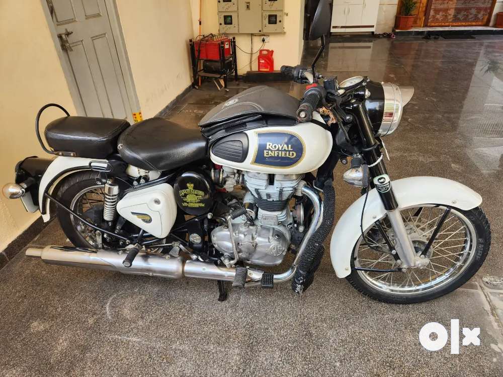 Royal enfield 350 discount classic white colour