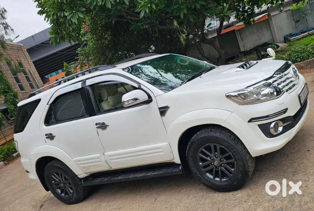 Toyota Fortuner Diesel 2015 4x2 Mt Luxurious Condition