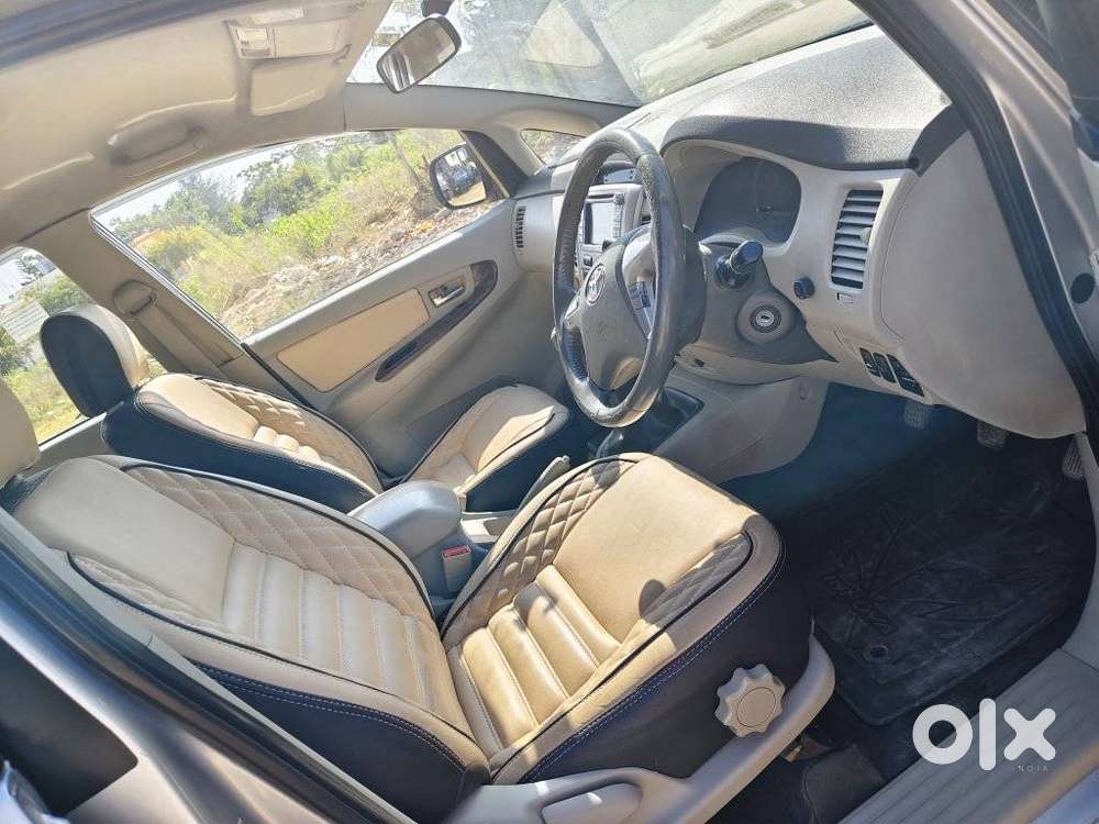 Toyota Innova 2012-2013 2.5 E Diesel Ms 8-seater, 2013, Diesel