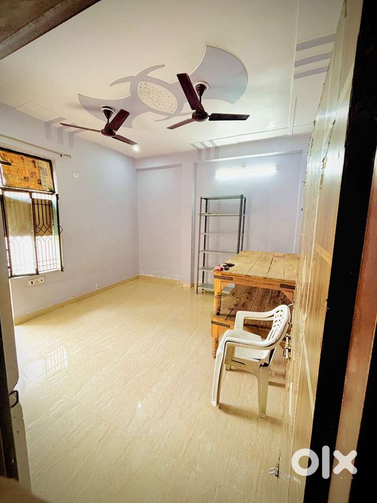 Room for rent only family and girls