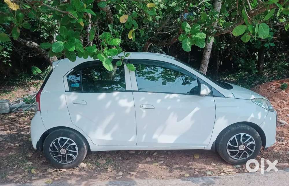Hyundai Santro Sportz White!!