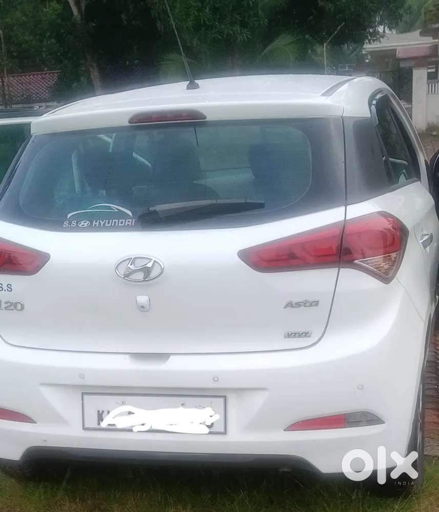 Hyundai New I20 2015 Petrol 68325 Km Driven By Lady