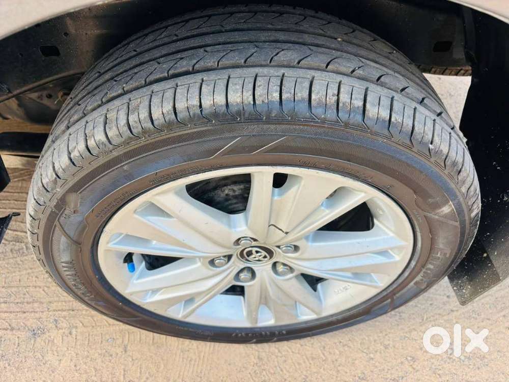 Z Auto Crysta 2019 Well Maintained (noc Price)