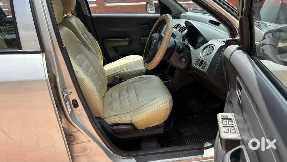 Maruti Suzuki Swift Lxi Bsiv, 2010, Petrol