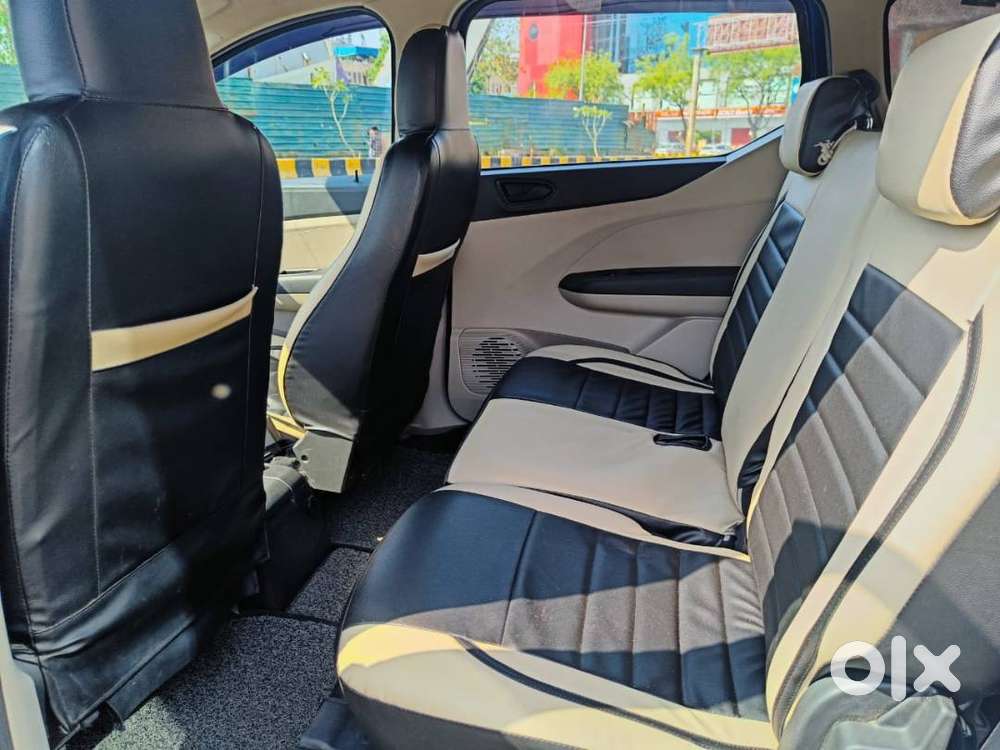 Renault 7 Seater. All Electronics Working .