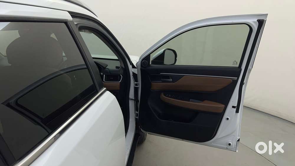 Honda Elevate Zx Mt, 2025, Petrol