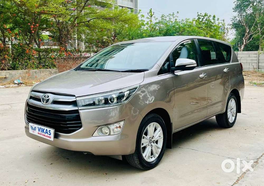Toyota Innova Crysta 2.8 Zx At 7 Seater, 2016, Diesel