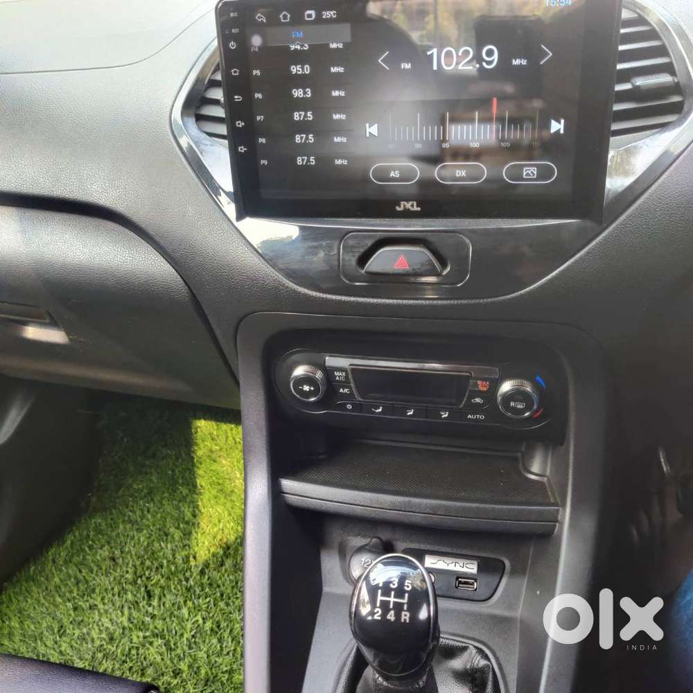 Ford Figo Titanium 1.2 Petrol Mt   2017