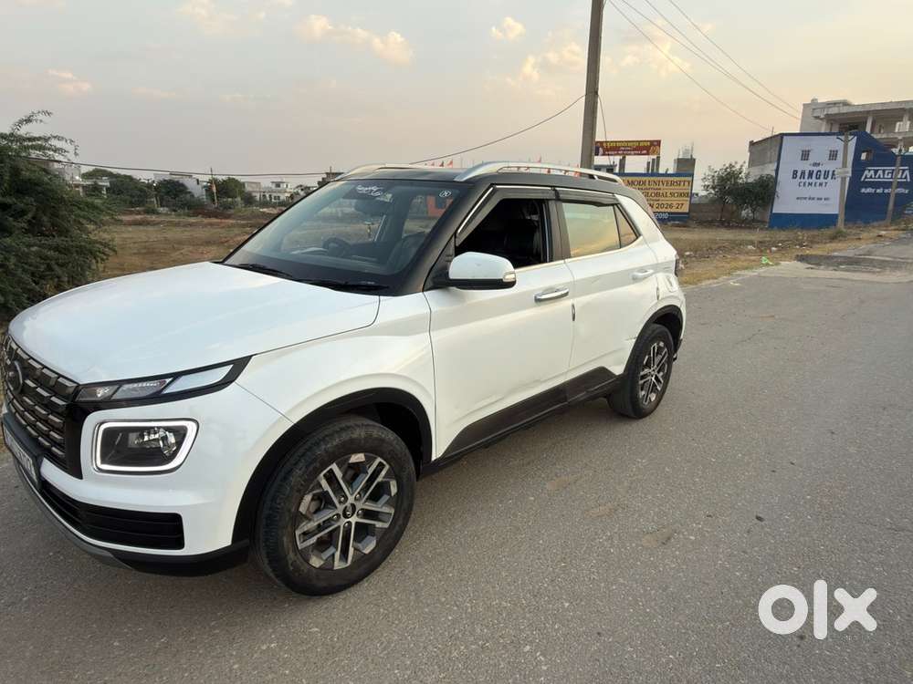 Hyundai Venue Petrol 2023