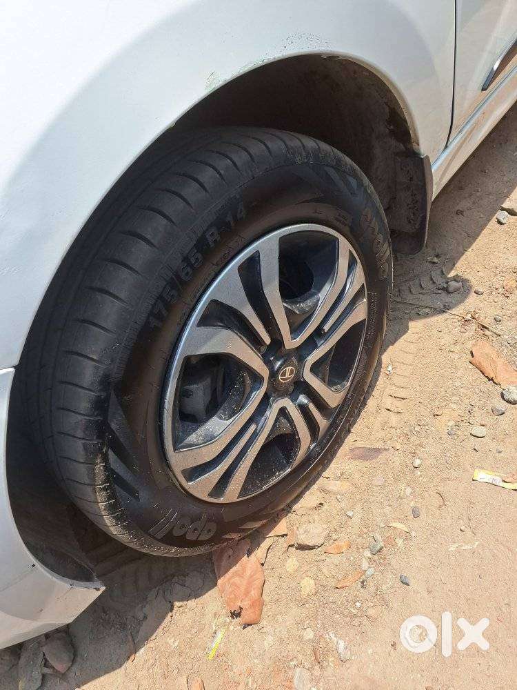 Tata Tiago 1.2 Revotron Xt (o), 2024, Petrol