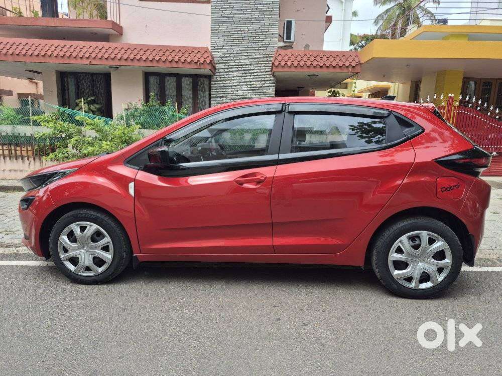 Tata Altroz Xm (s) Petrol, 2023, Petrol