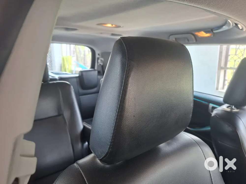 Toyota Innova Crysta 2017 Diesel 120000 Km Driven