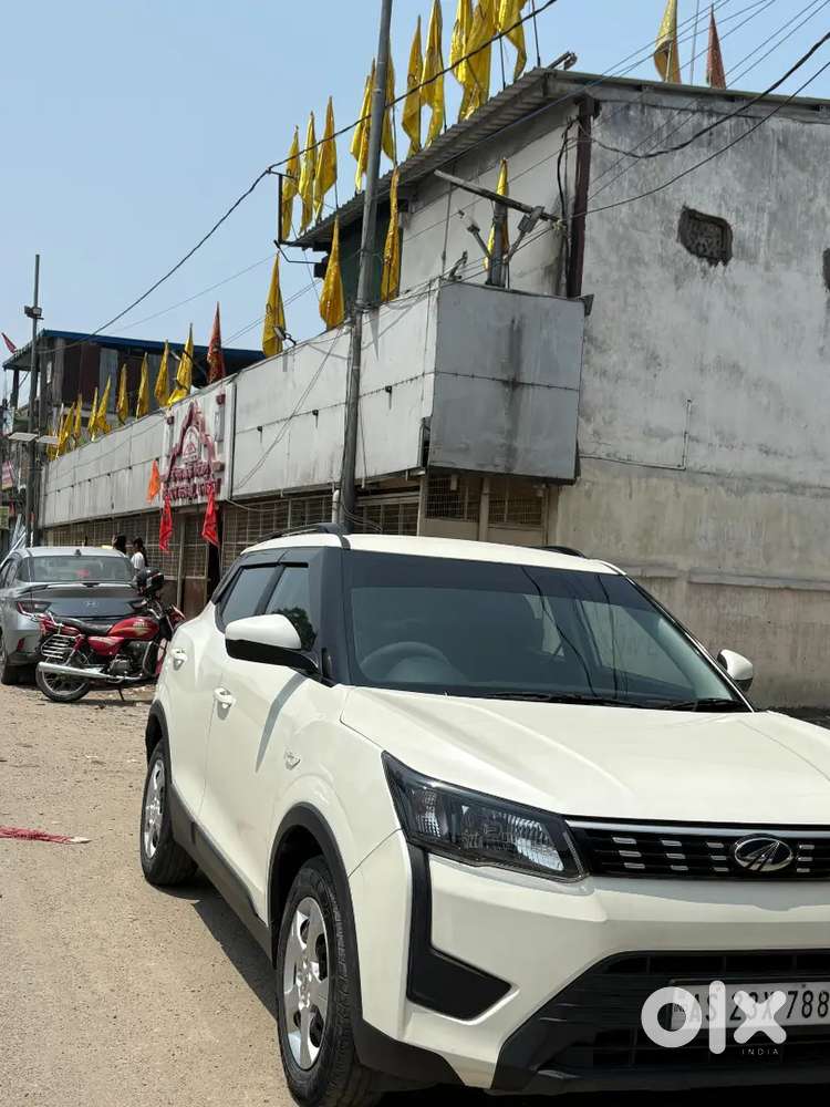 Mahindra Xuv300 2020 Petrol Well Maintained