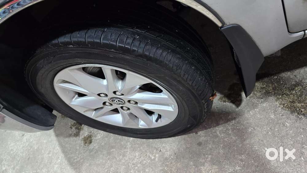 Toyota Innova Crysta 2.7 Gx At 8s, 2017, Diesel