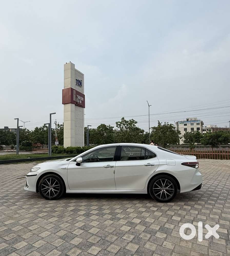 Toyota Camry Hybrid, 2024, Cng & Hybrids