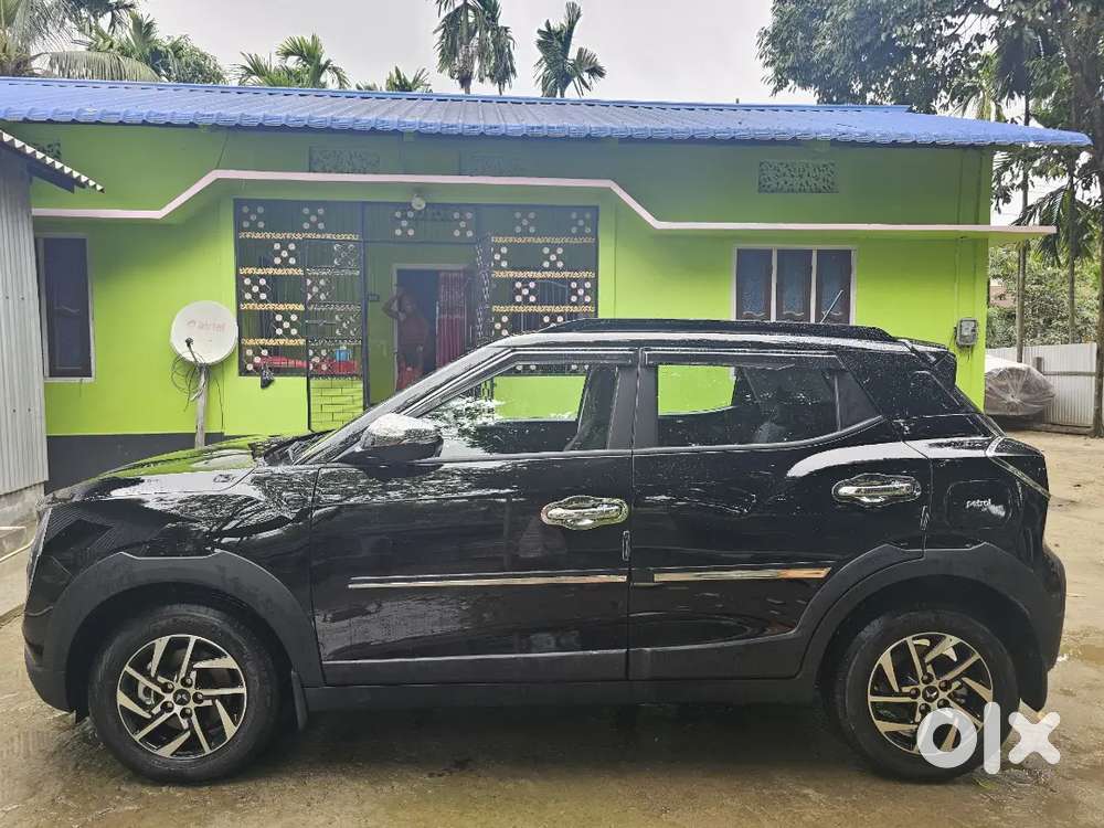 Mahindra Xuv 3xo Ax5