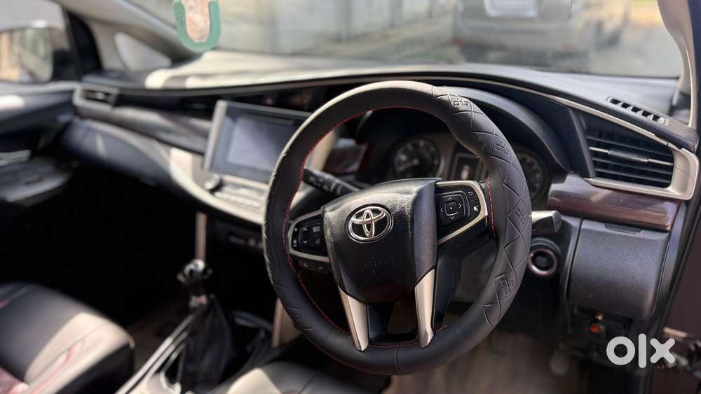 Toyota Innova Crysta 2.4 V, 2016, Diesel